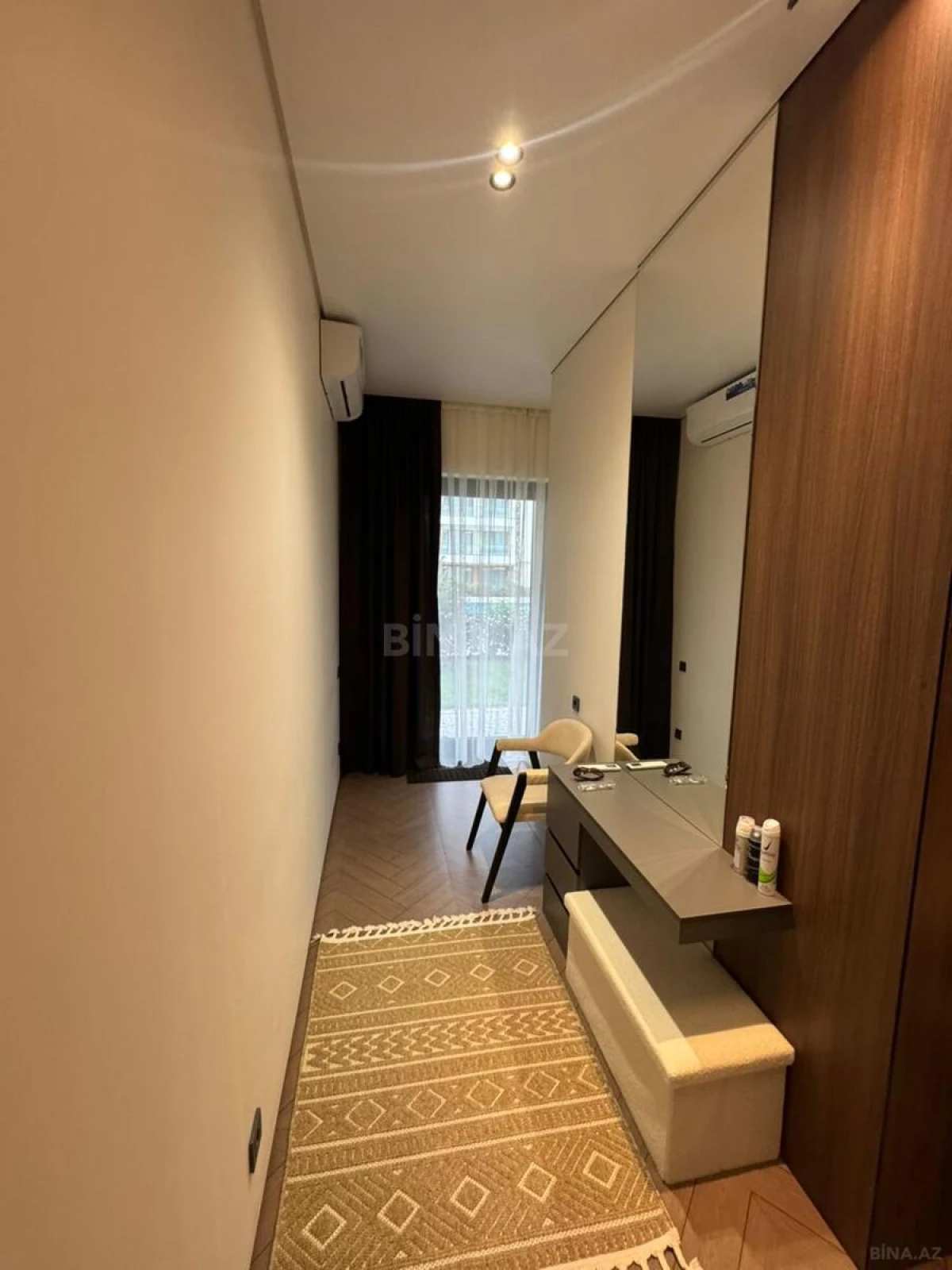Satılır 1 otaqlı mənzil 58 m²
