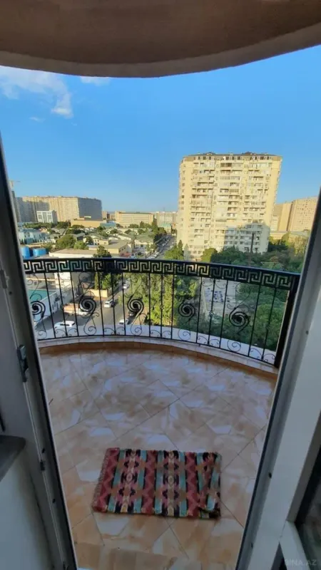 Kirayə verilir 2 otaqlı mənzil 85 m²
