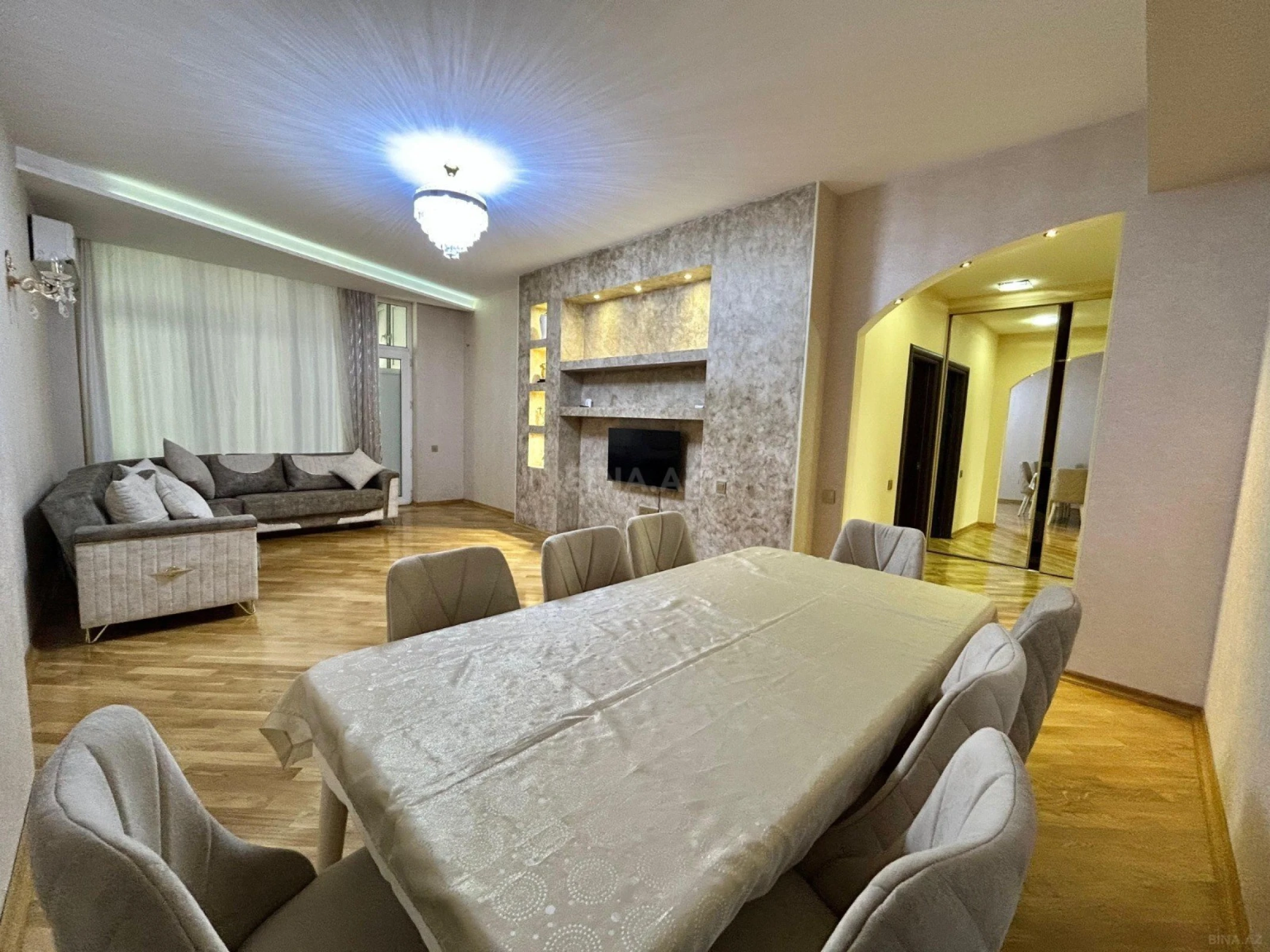 Kirayə verilir 4 otaqlı mənzil 150 m²