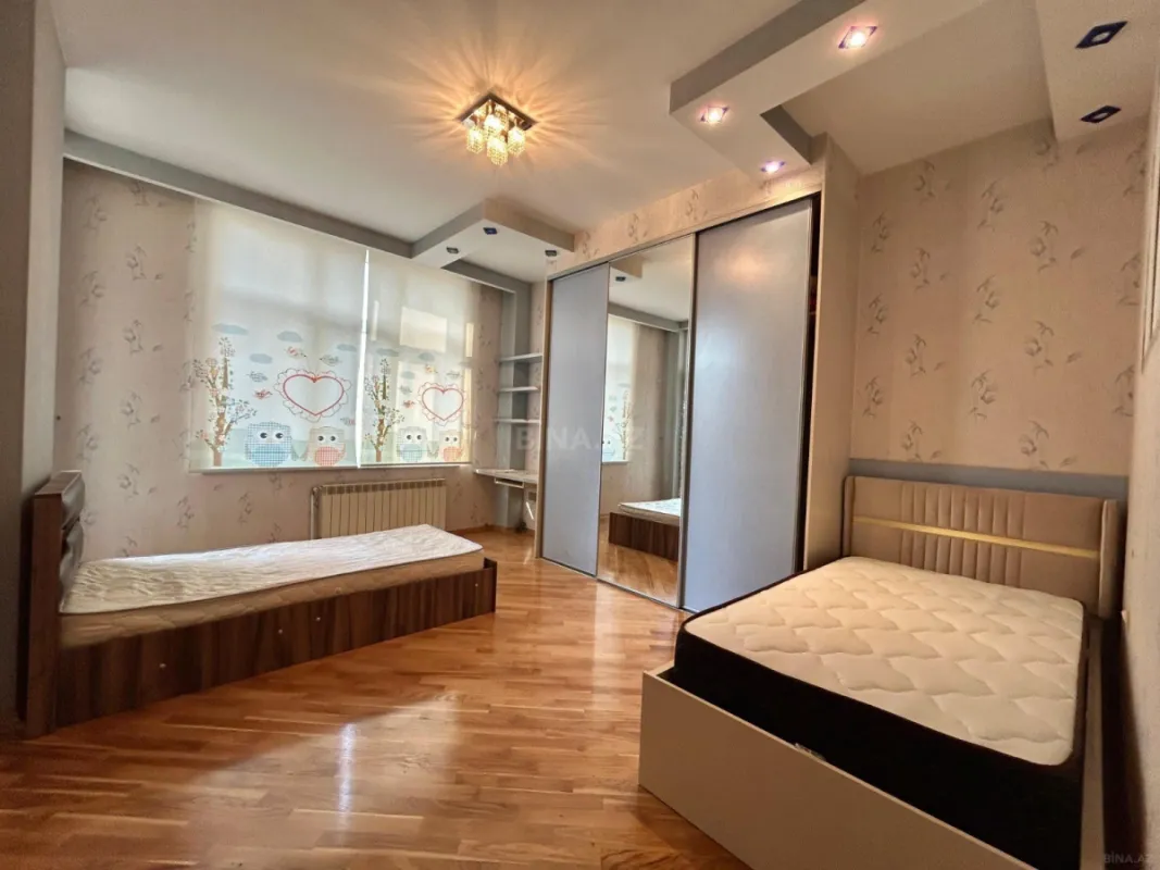 Kirayə verilir 4 otaqlı mənzil 150 m²