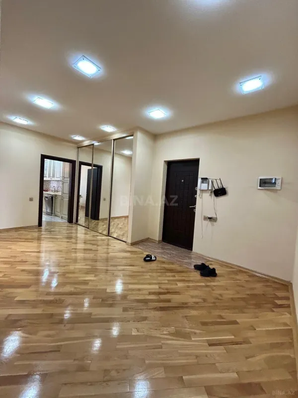 Kirayə verilir 4 otaqlı mənzil 150 m²