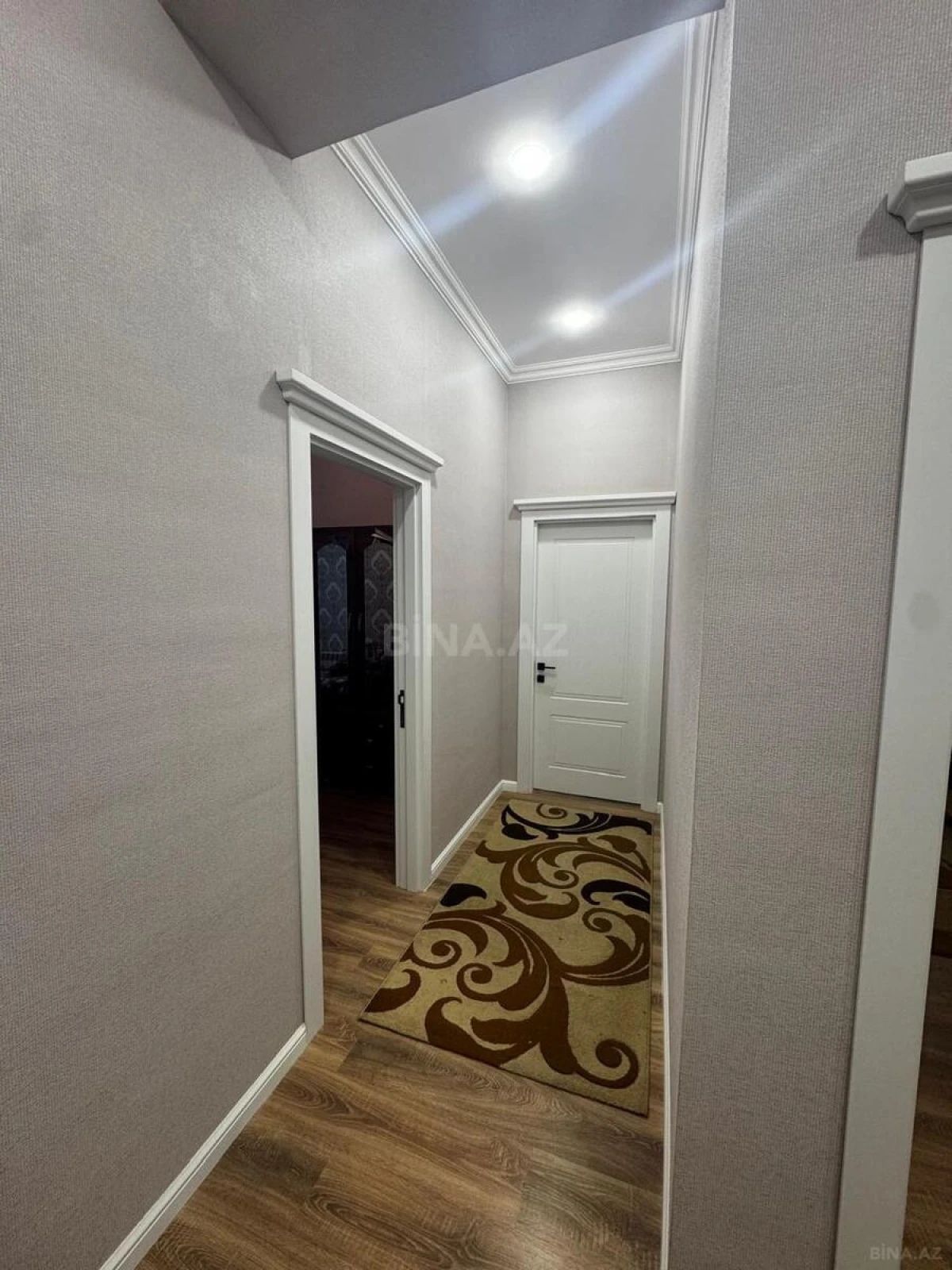 Satılır 3 otaqlı mənzil 104 m²