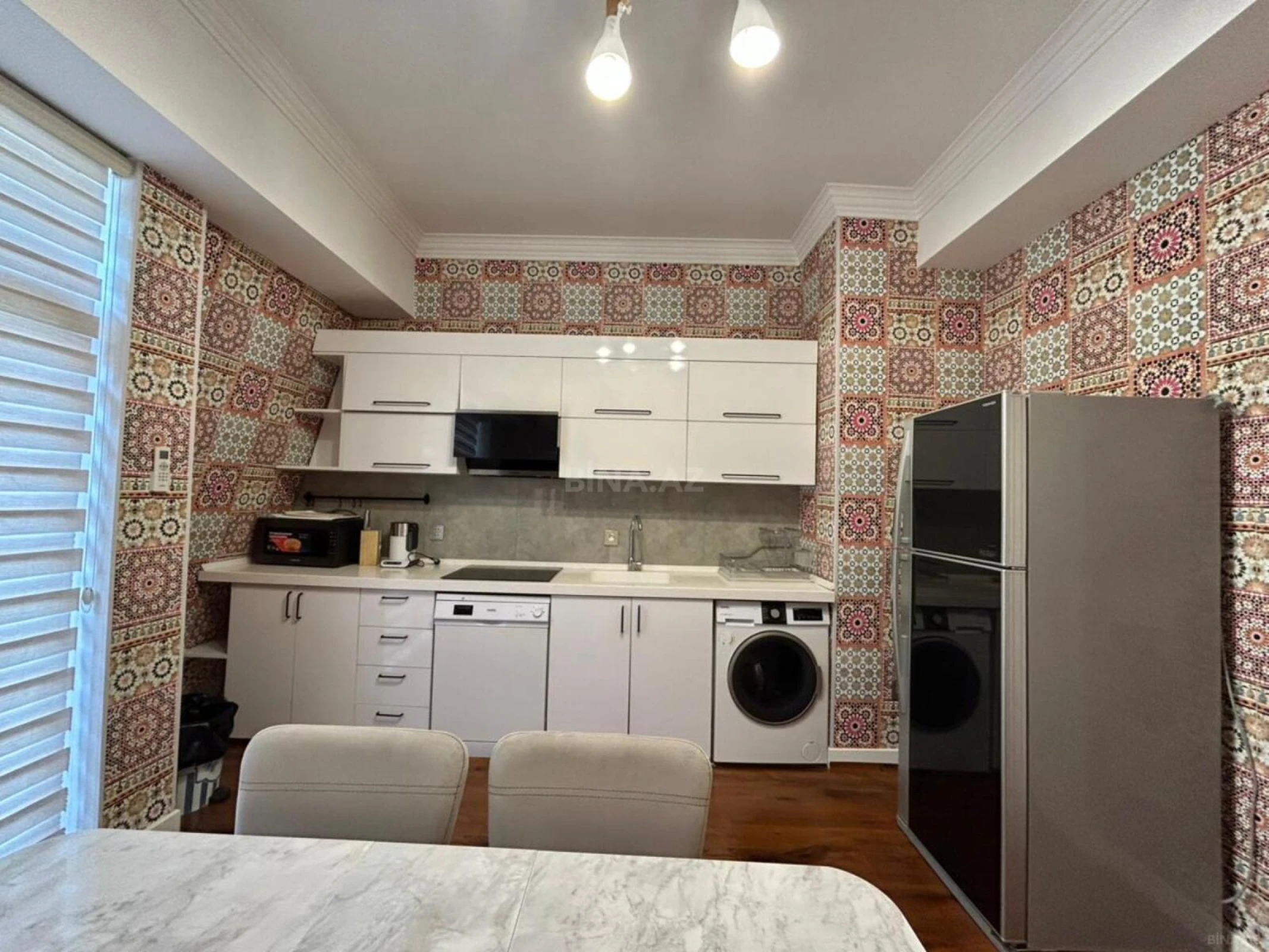 Kirayə verilir 4 otaqlı mənzil 150 m²