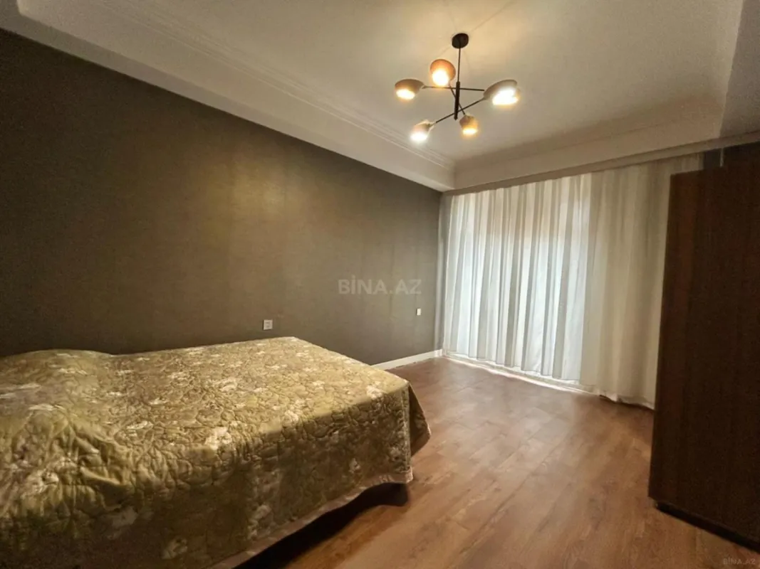 Kirayə verilir 4 otaqlı mənzil 150 m²