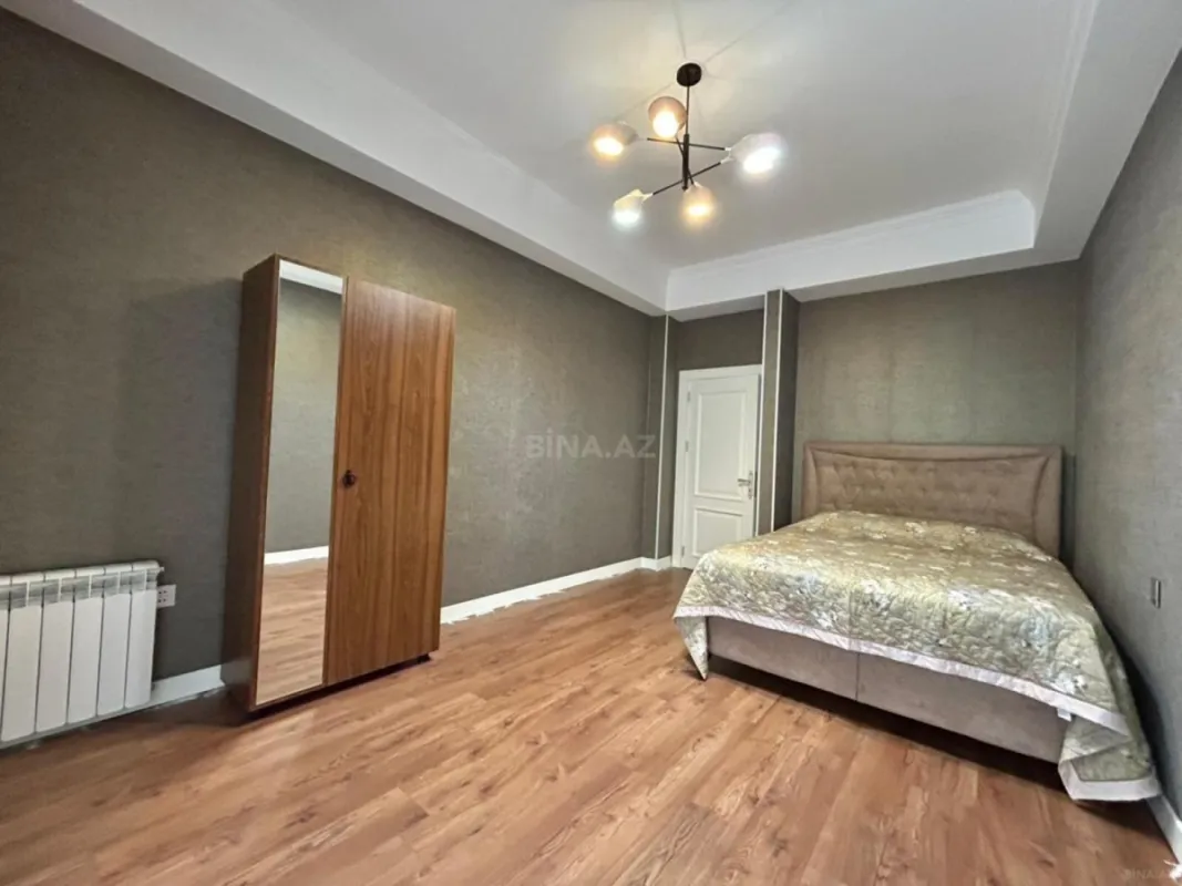 Kirayə verilir 4 otaqlı mənzil 150 m²