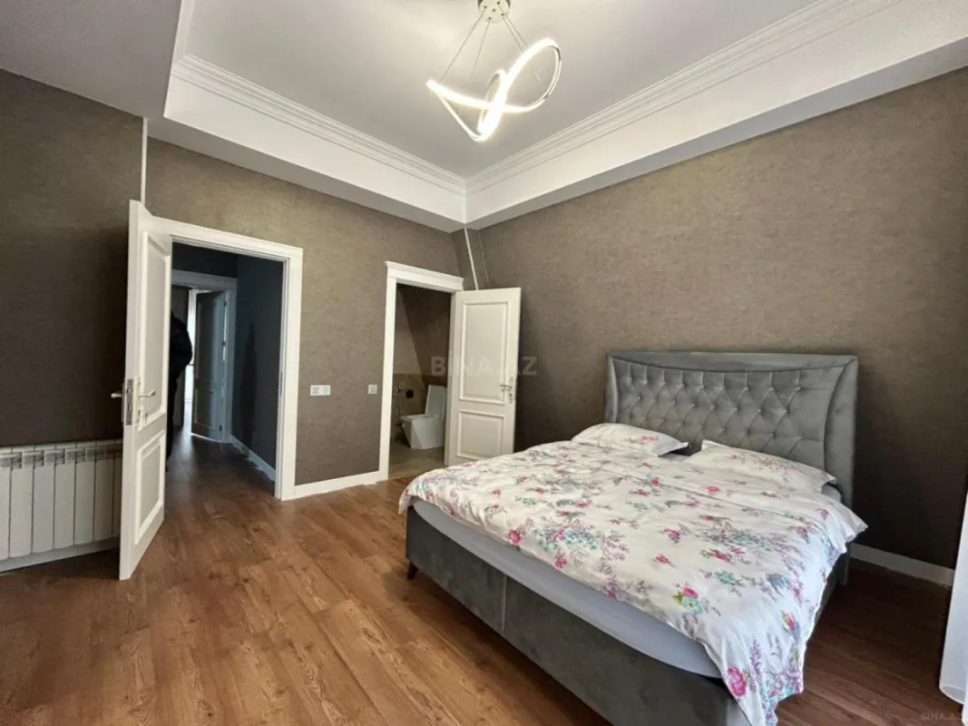 Kirayə verilir 4 otaqlı mənzil 150 m²