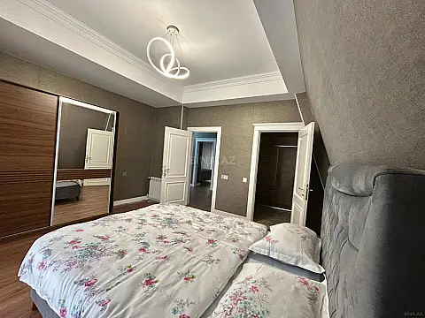 Kirayə verilir 4 otaqlı mənzil 150 m²