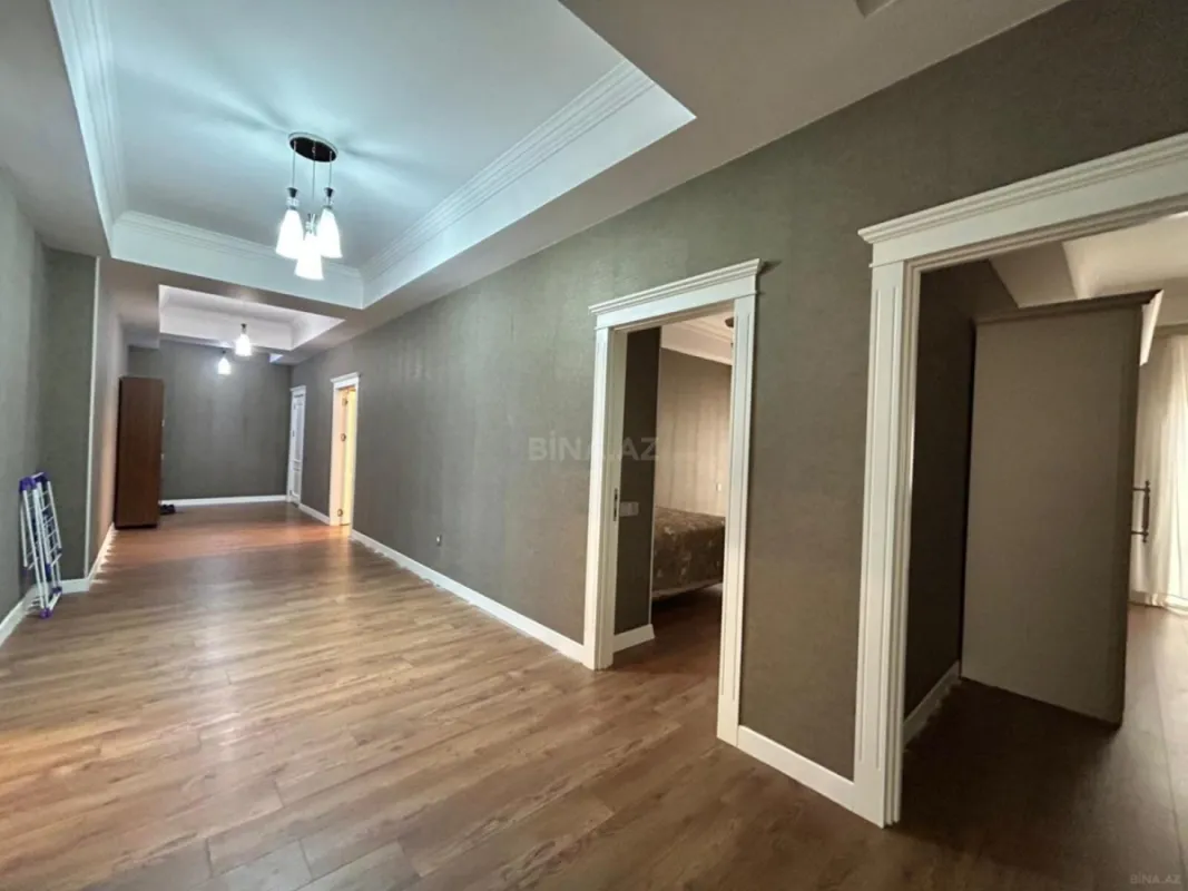 Kirayə verilir 4 otaqlı mənzil 150 m²