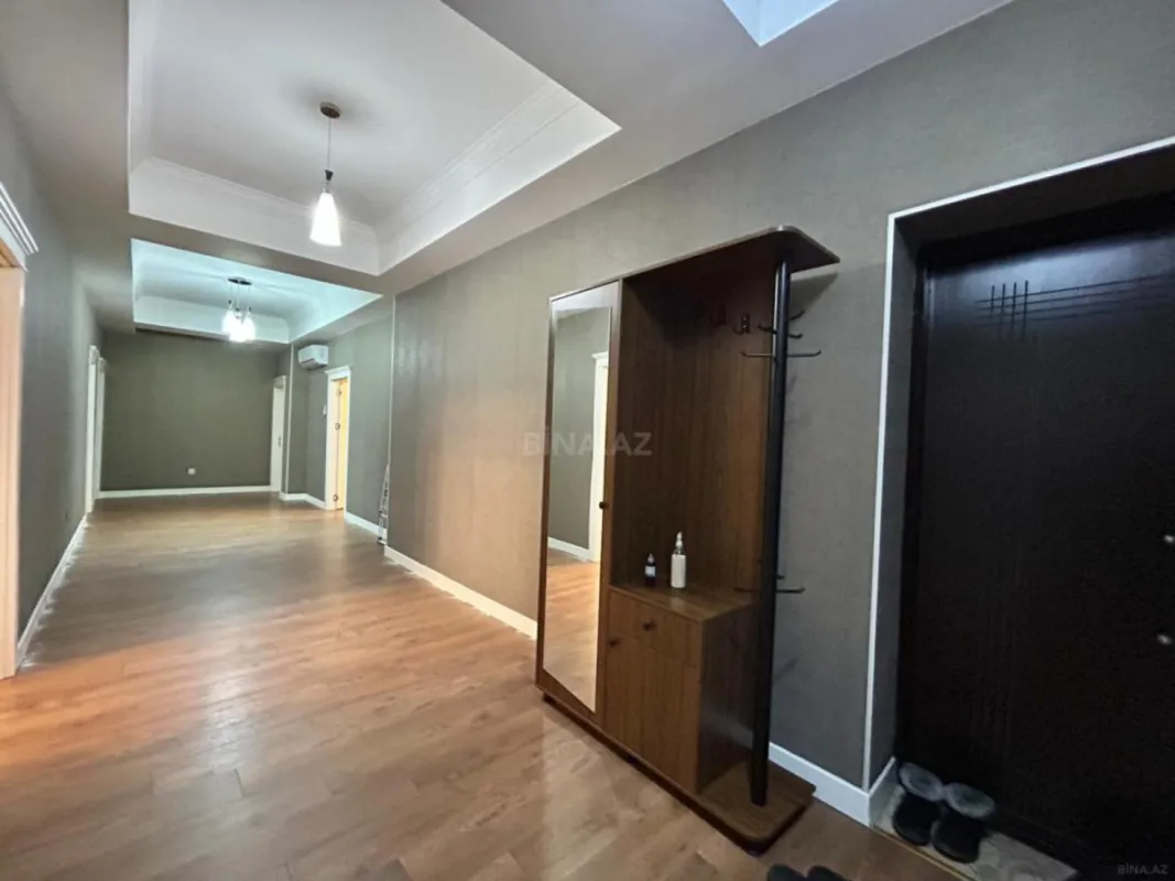Kirayə verilir 4 otaqlı mənzil 150 m²