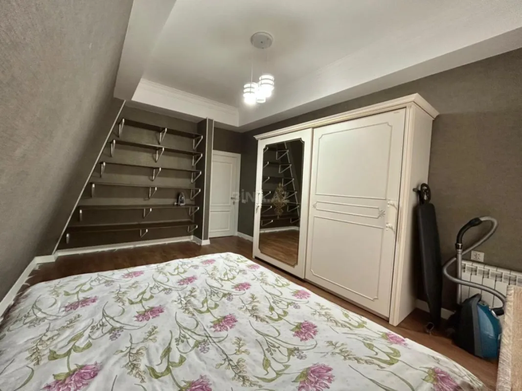 Kirayə verilir 4 otaqlı mənzil 150 m²