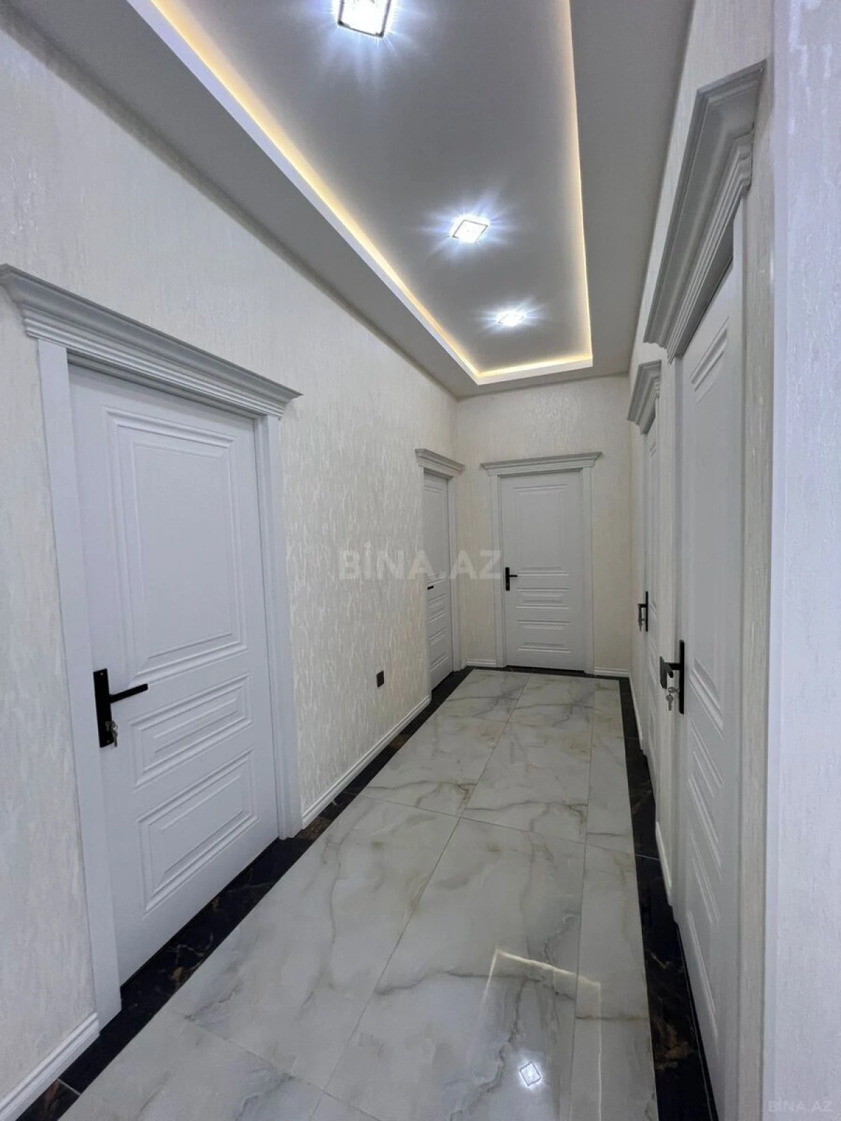 Satılır 2 otaqlı mənzil 90 m²