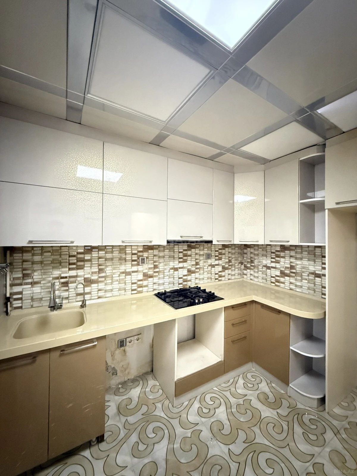 Satılır 2 otaqlı mənzil 65 m²