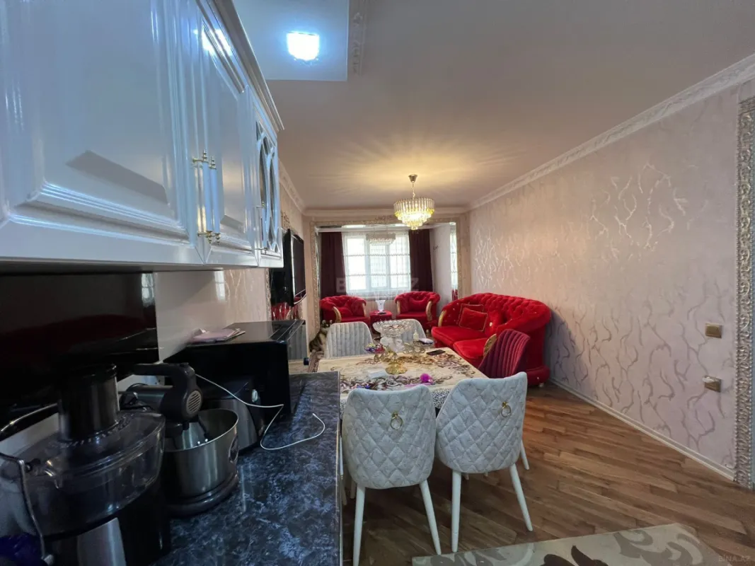 Kirayə verilir 2 otaqlı mənzil 75 m²