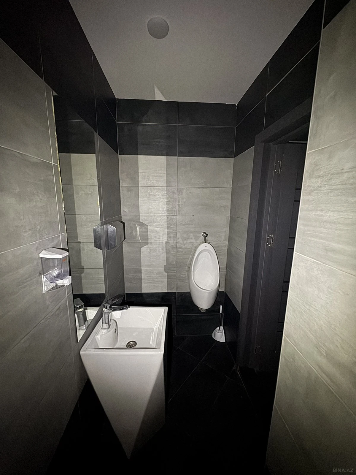 Kirayə verilir obyekt 260 m²