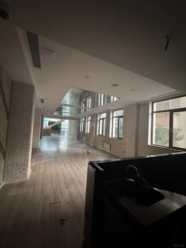 Kirayə verilir obyekt 260 m²