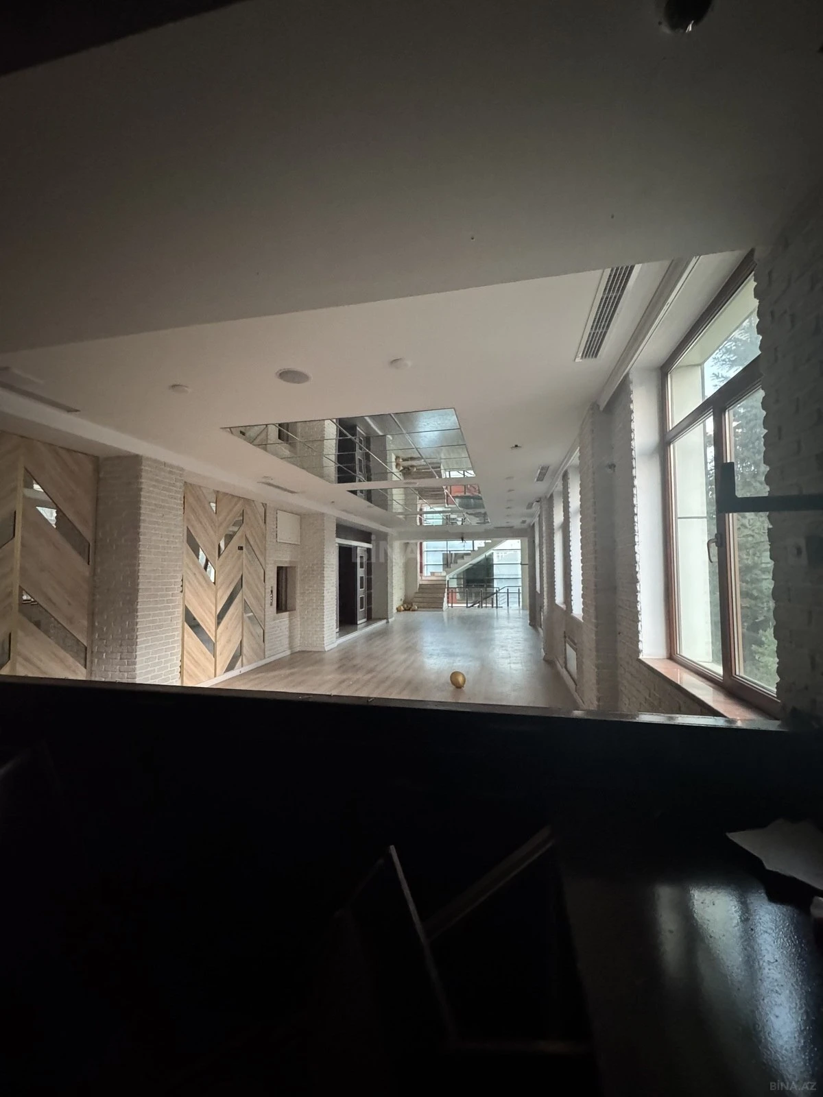 Kirayə verilir obyekt 260 m²