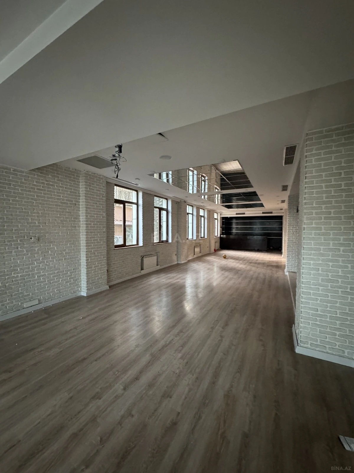 Kirayə verilir obyekt 260 m²