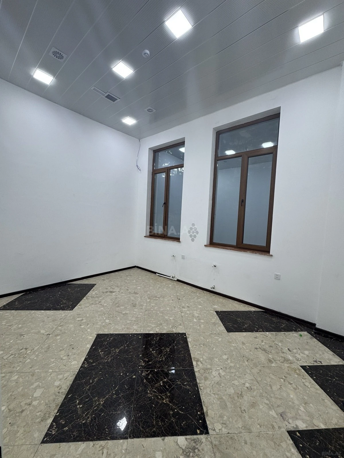 Kirayə verilir obyekt 260 m²