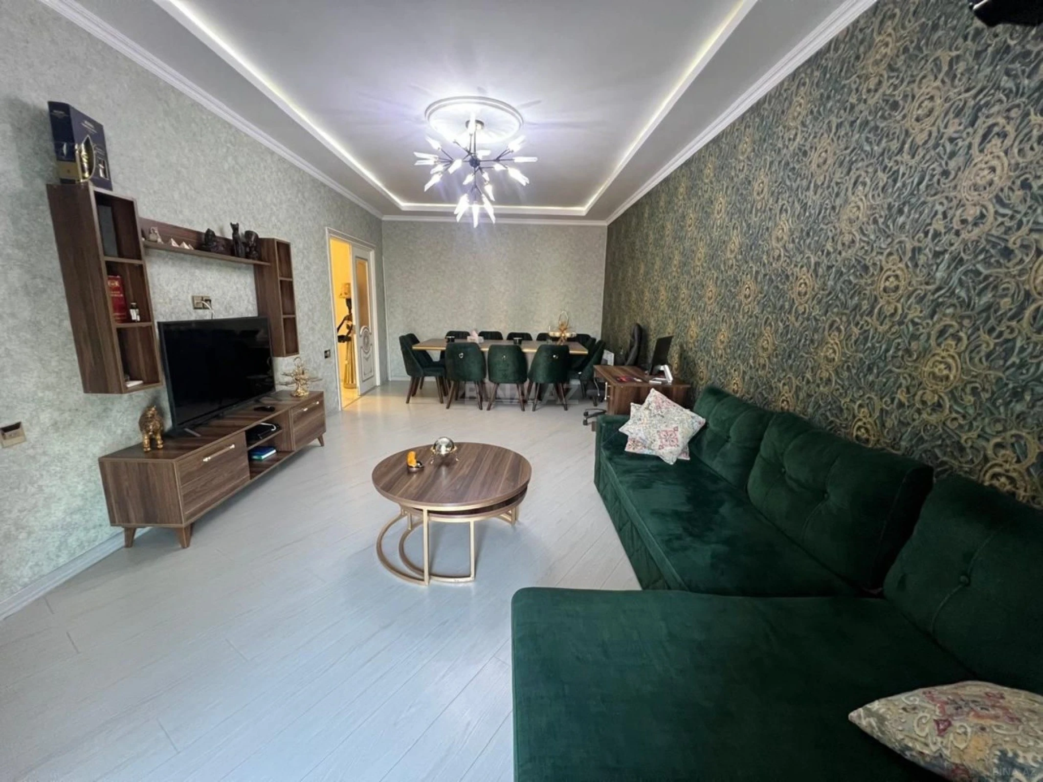 Satılır 2 otaqlı mənzil 105 m²