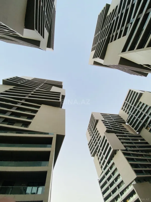 Satılır 2 otaqlı mənzil 105 m²