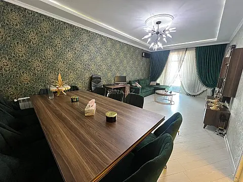 Satılır 2 otaqlı mənzil 105 m²