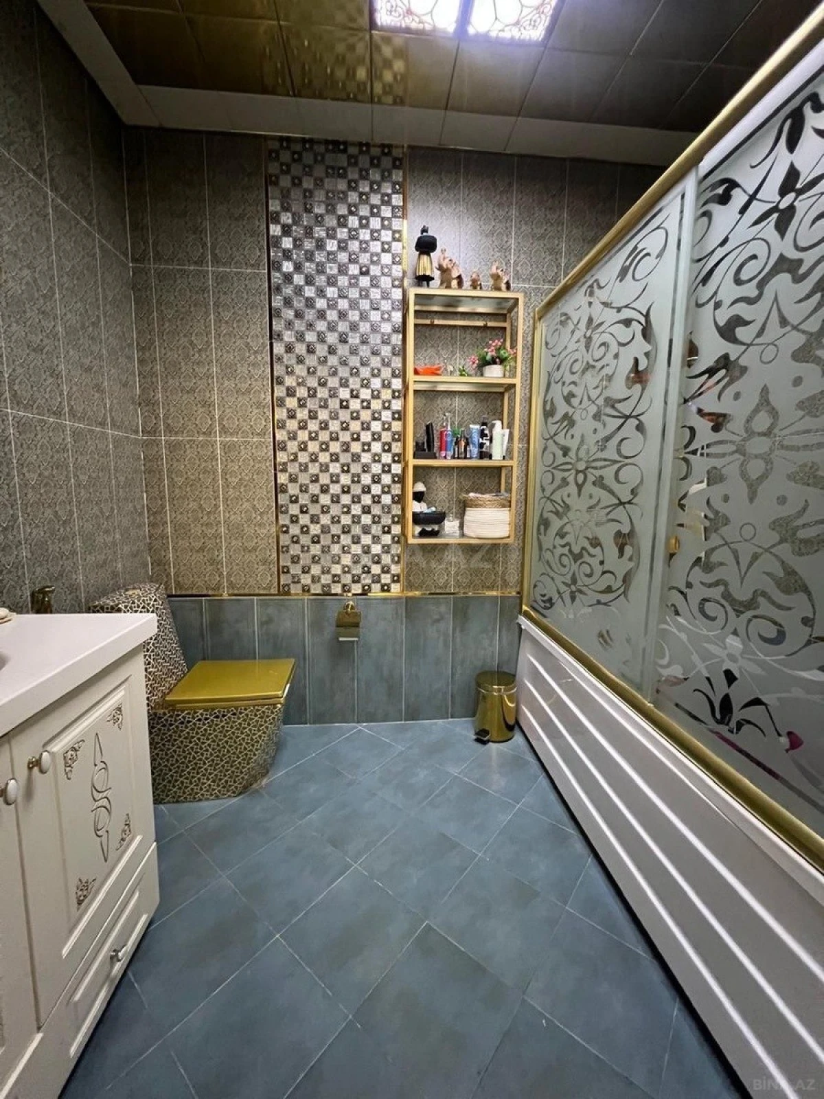 Satılır 2 otaqlı mənzil 105 m²