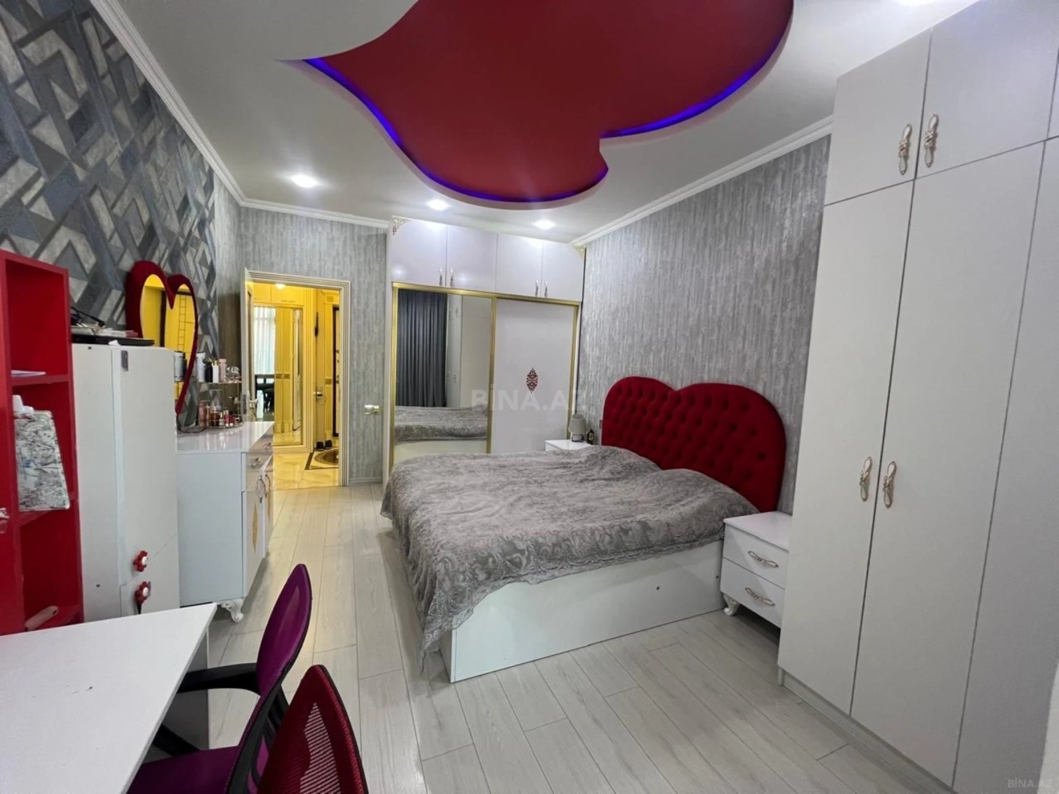 Satılır 2 otaqlı mənzil 105 m²