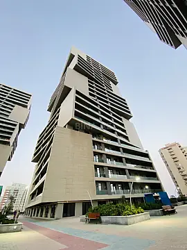 Satılır 2 otaqlı mənzil 105 m²