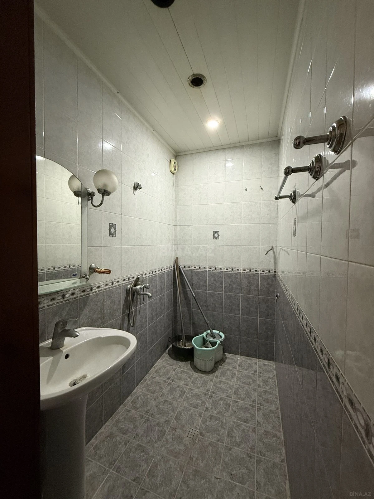 Kirayə verilir 2 otaqlı mənzil 75 m²