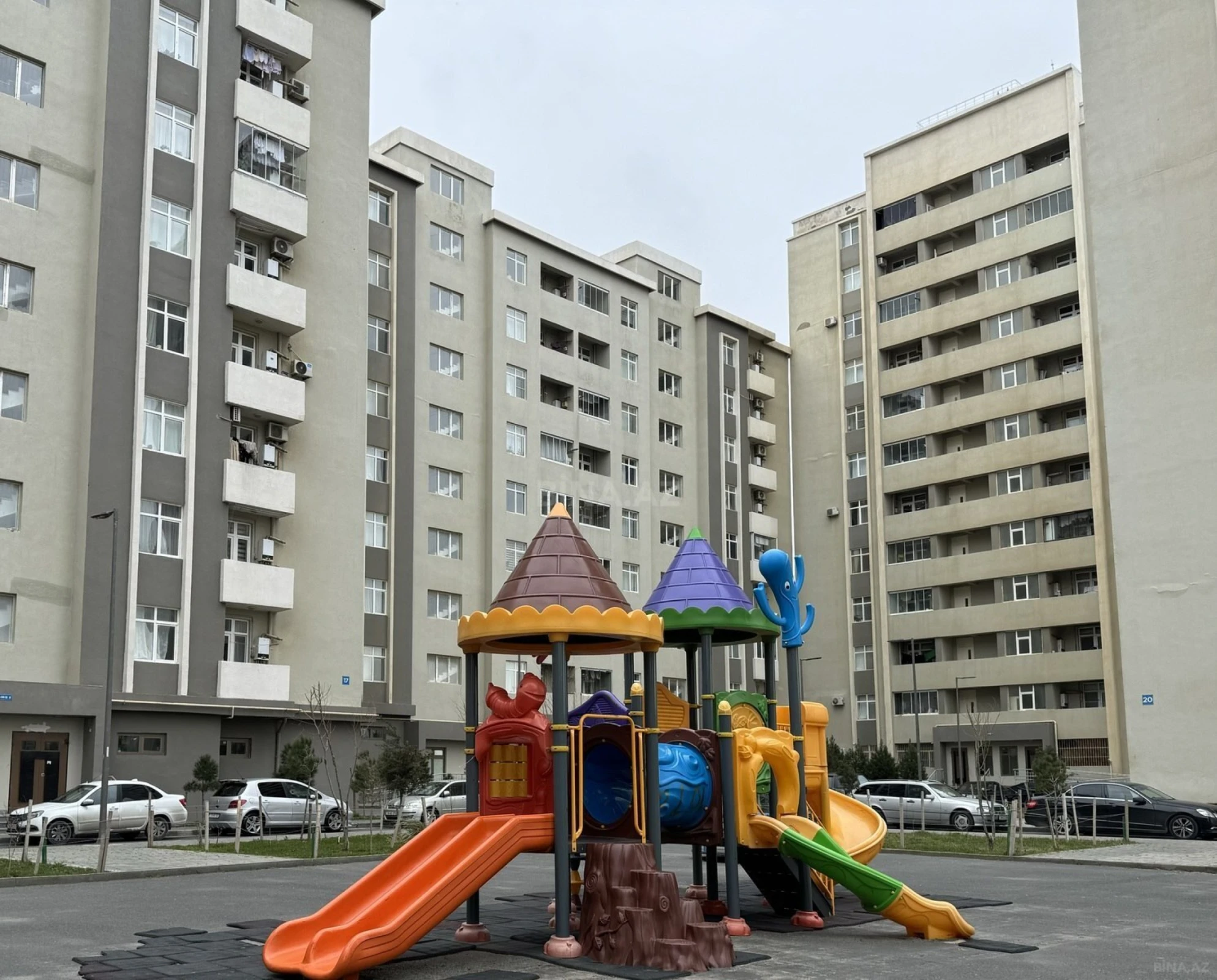 Satılır 3 otaqlı mənzil 83 m²