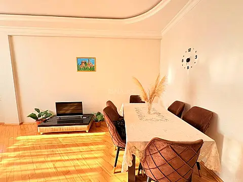 Satılır 2 otaqlı mənzil 102 m²