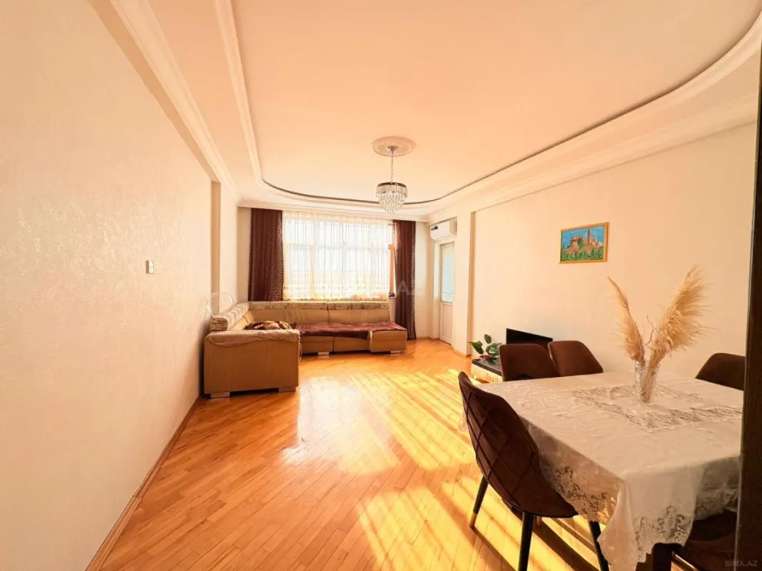 Satılır 2 otaqlı mənzil 102 m²