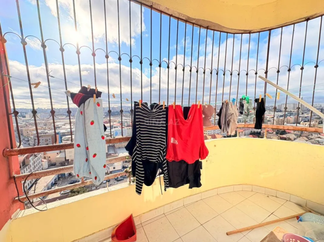 Satılır 2 otaqlı mənzil 102 m²