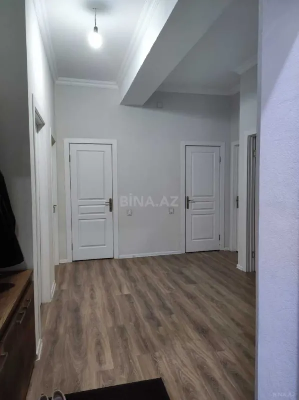 Satılır 4 otaqlı mənzil 110 m²