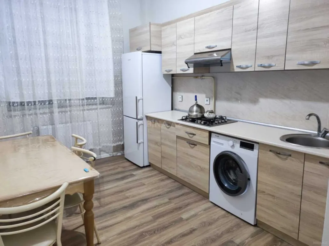 Satılır 4 otaqlı mənzil 110 m²