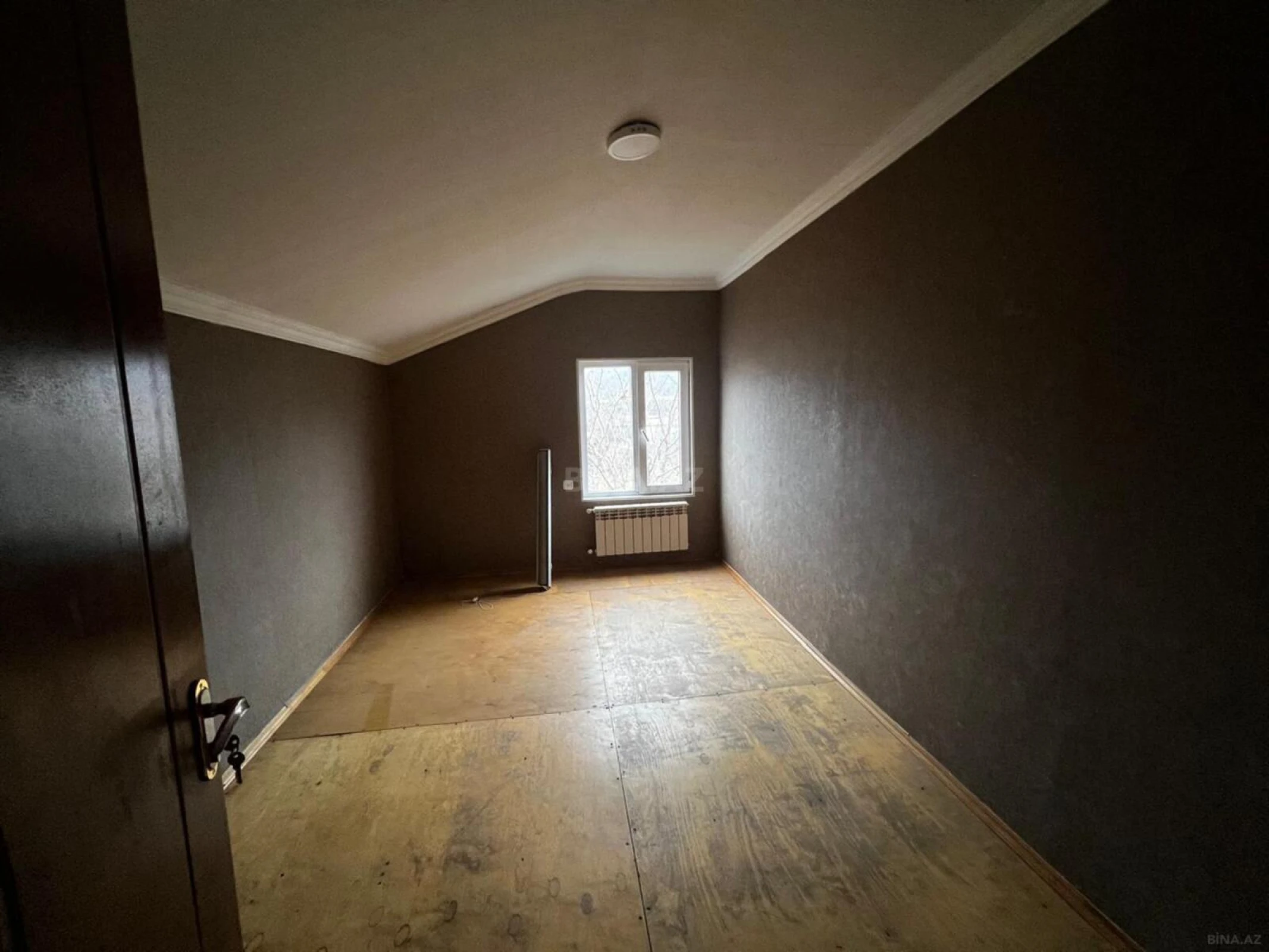 Satılır 5 otaqlı həyət evi 120 m²