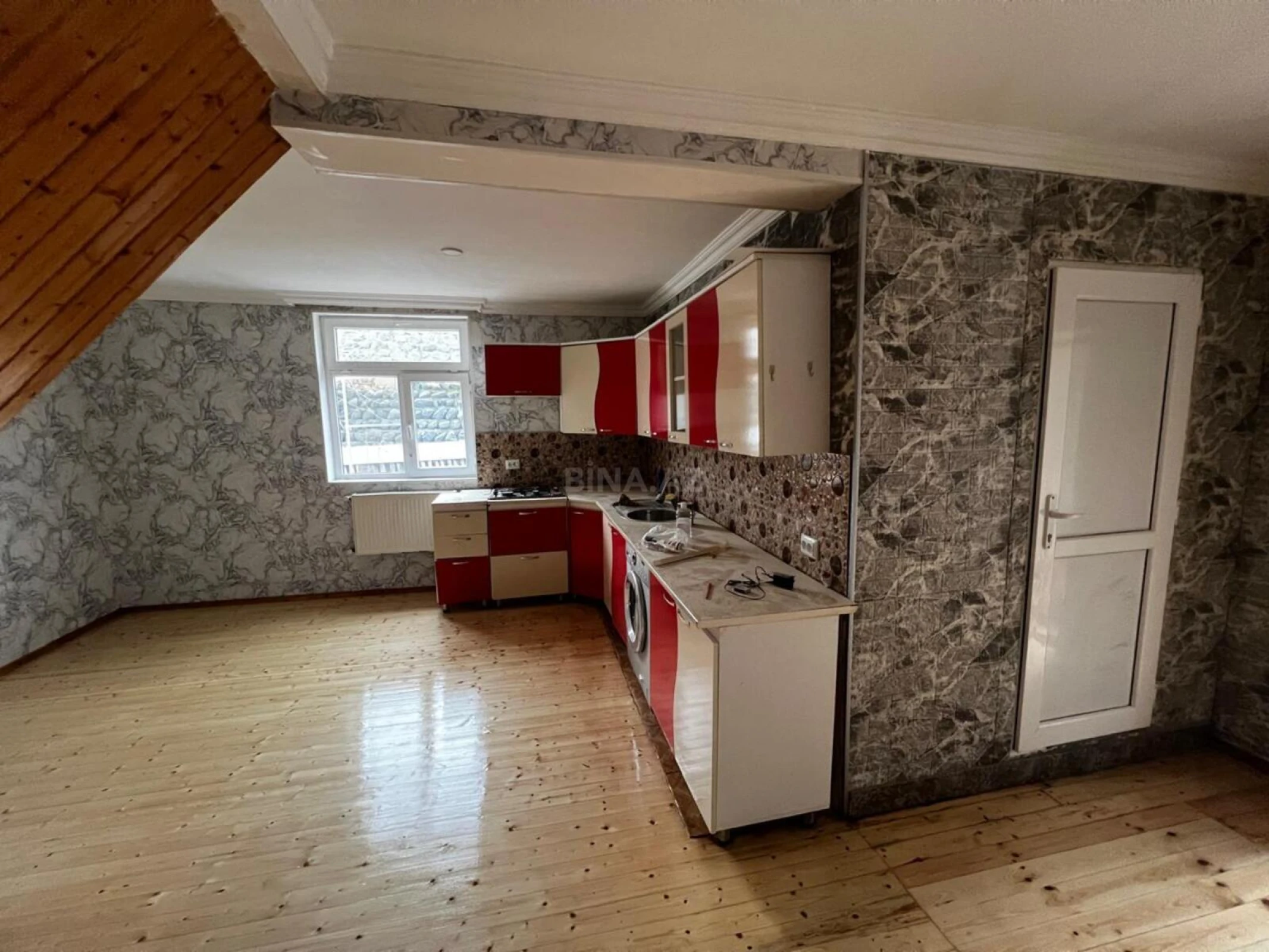 Satılır 5 otaqlı həyət evi 120 m²