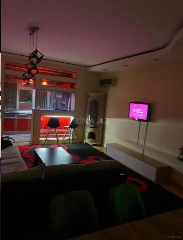 Kirayə verilir 2 otaqlı mənzil 80 m²