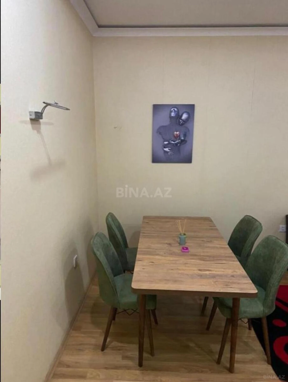 Kirayə verilir 2 otaqlı mənzil 80 m²
