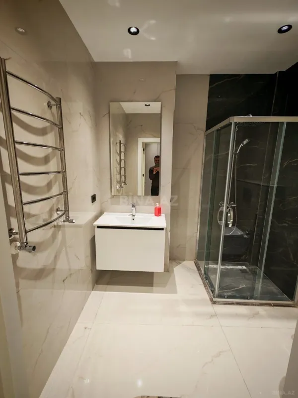 Kirayə verilir 2 otaqlı mənzil 120 m²