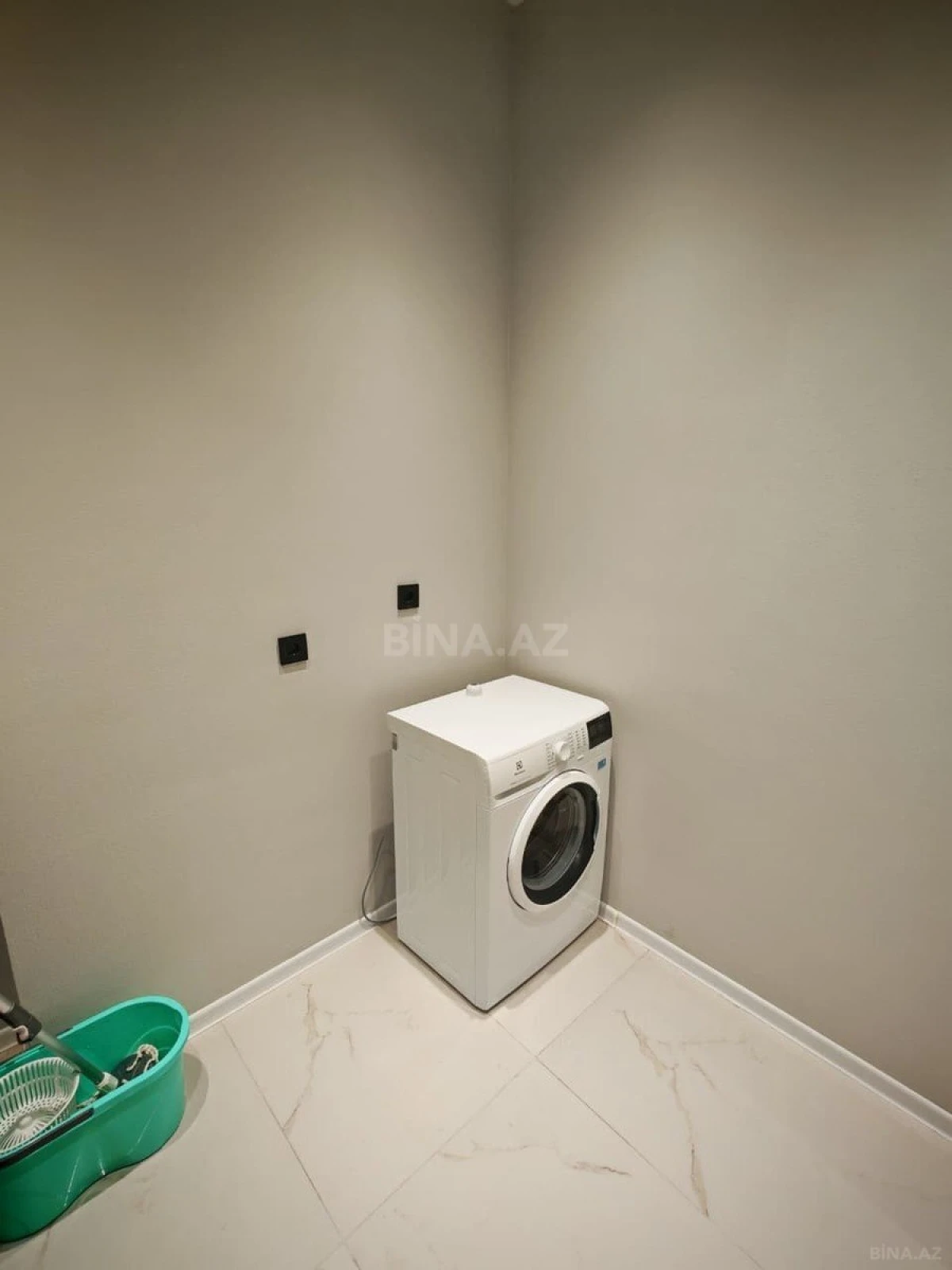 Kirayə verilir 2 otaqlı mənzil 120 m²