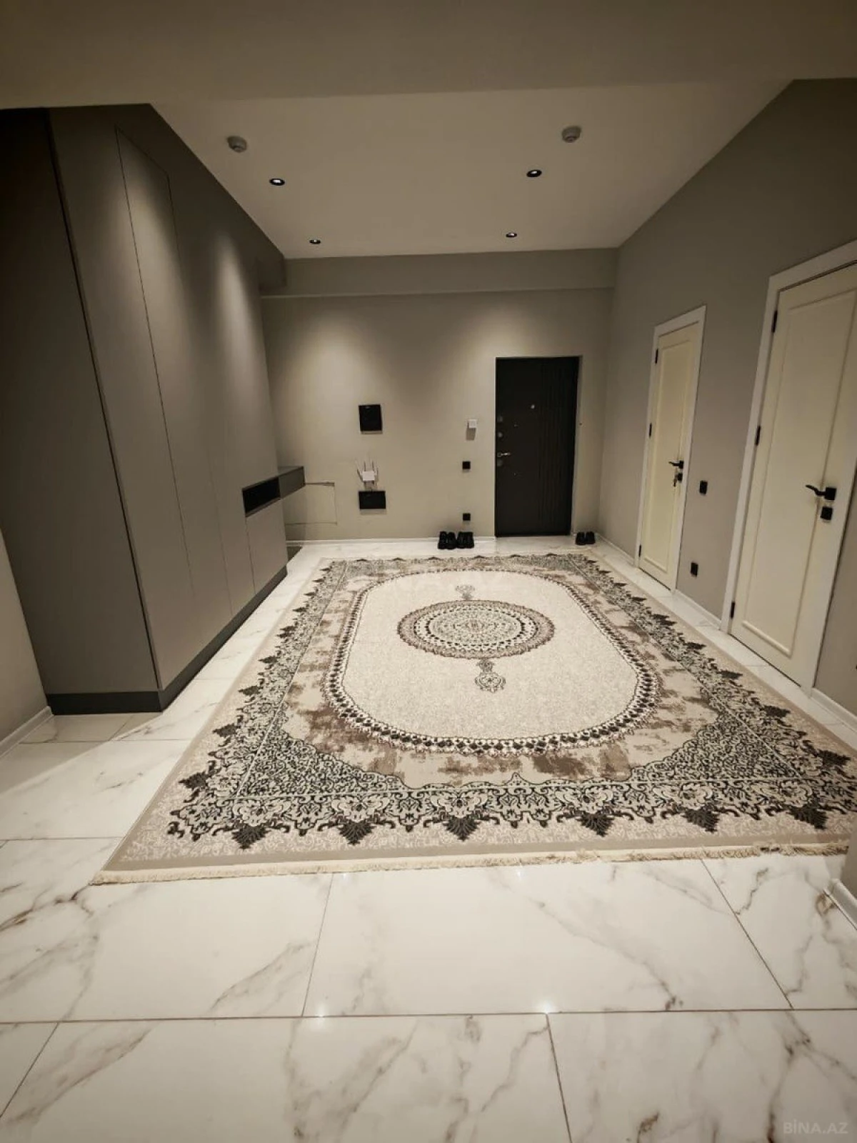 Kirayə verilir 2 otaqlı mənzil 120 m²