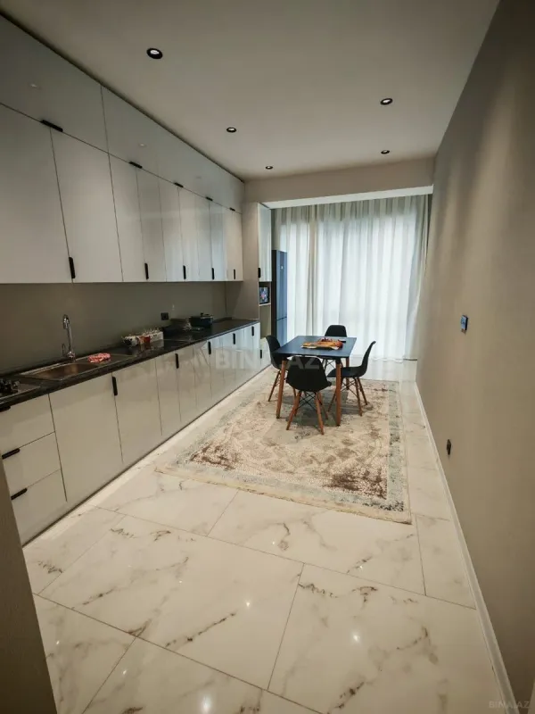 Kirayə verilir 2 otaqlı mənzil 120 m²