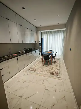 Kirayə verilir 2 otaqlı mənzil 120 m²