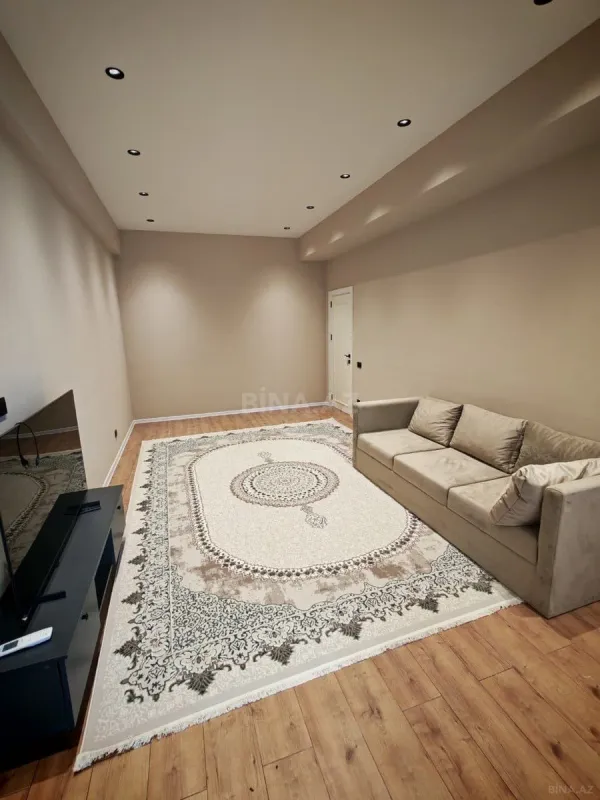 Kirayə verilir 2 otaqlı mənzil 120 m²