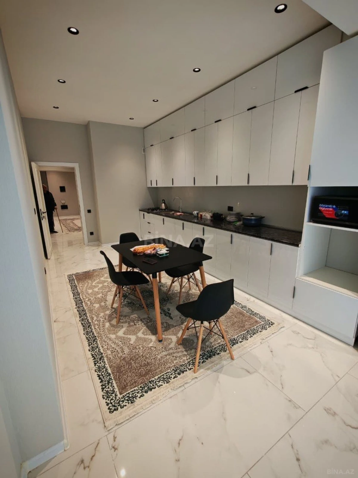 Kirayə verilir 2 otaqlı mənzil 120 m²