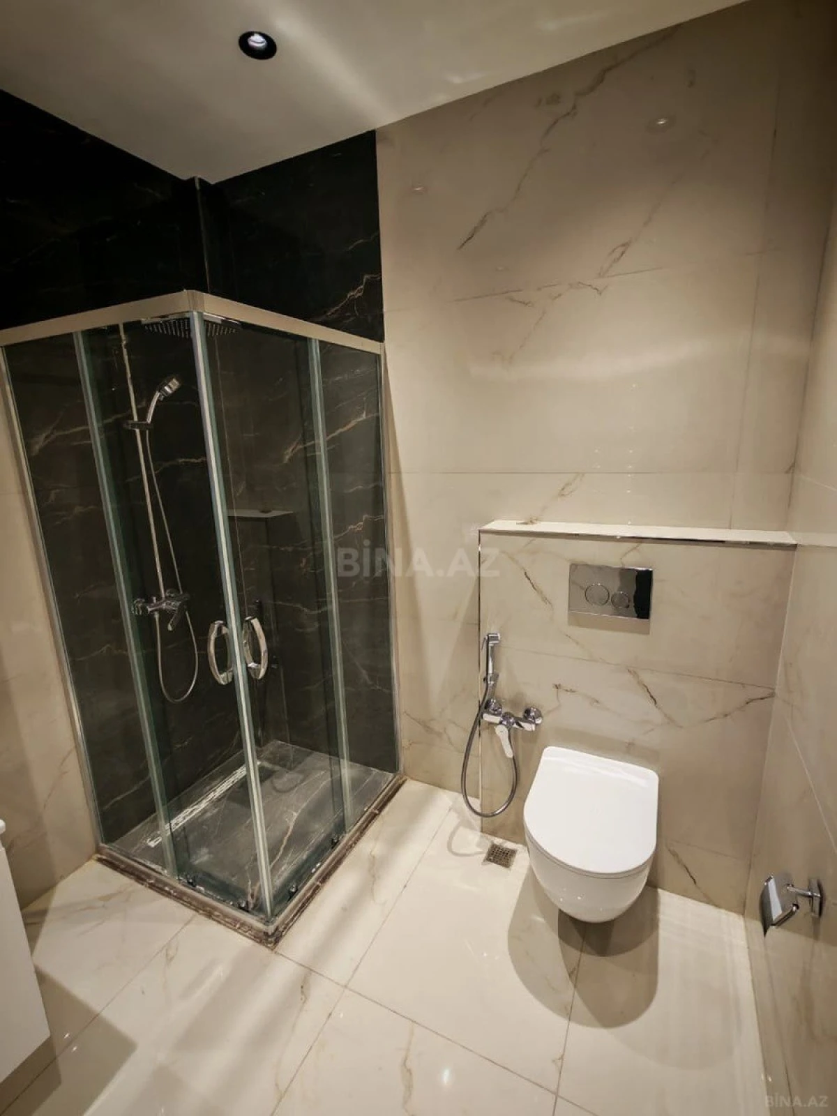 Kirayə verilir 2 otaqlı mənzil 120 m²