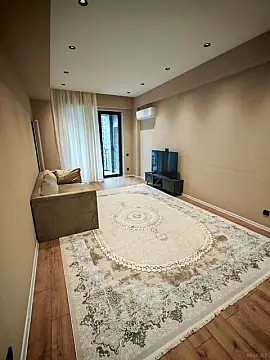 Kirayə verilir 2 otaqlı mənzil 120 m²
