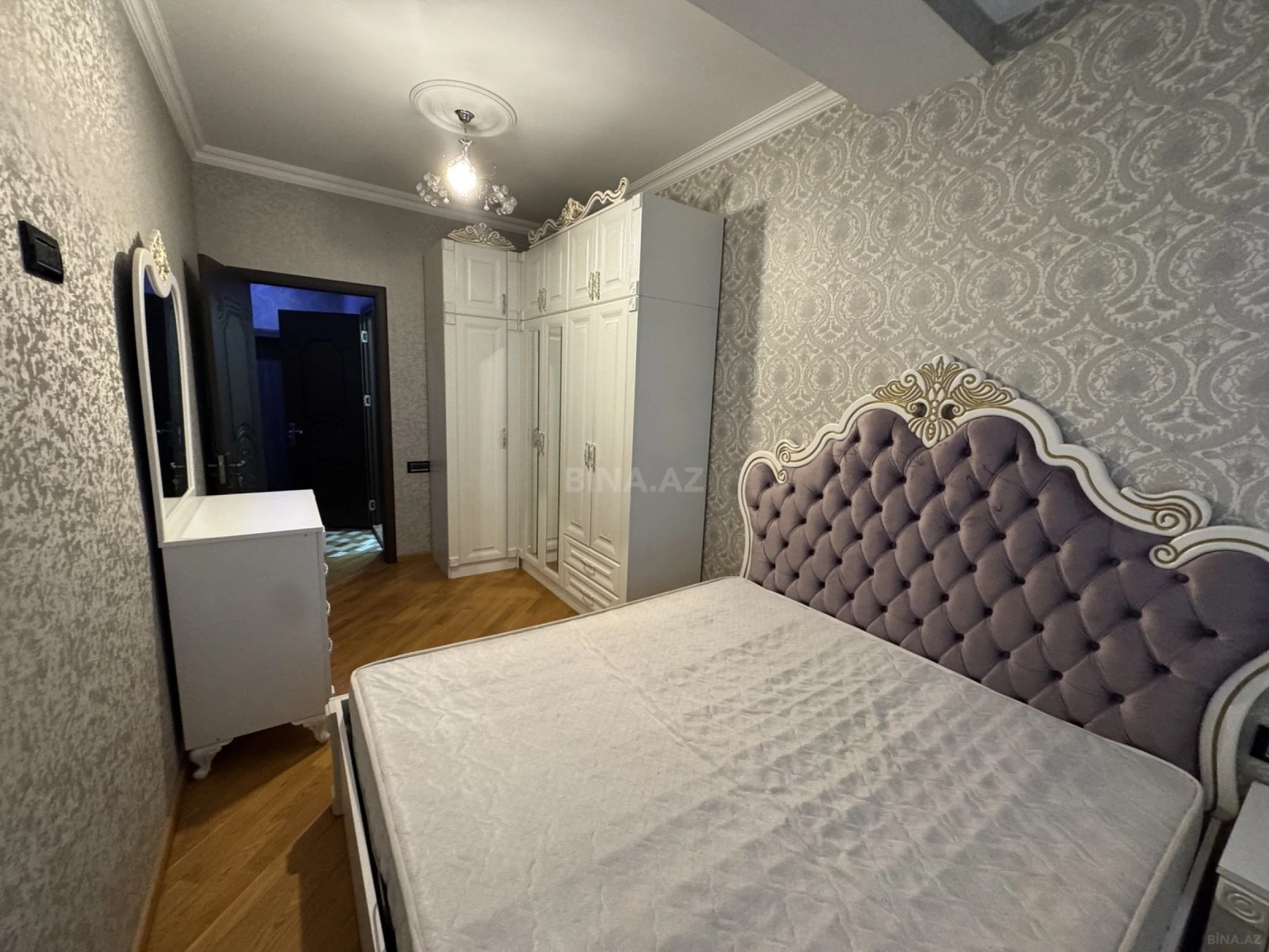 Kirayə verilir 2 otaqlı mənzil 82 m²