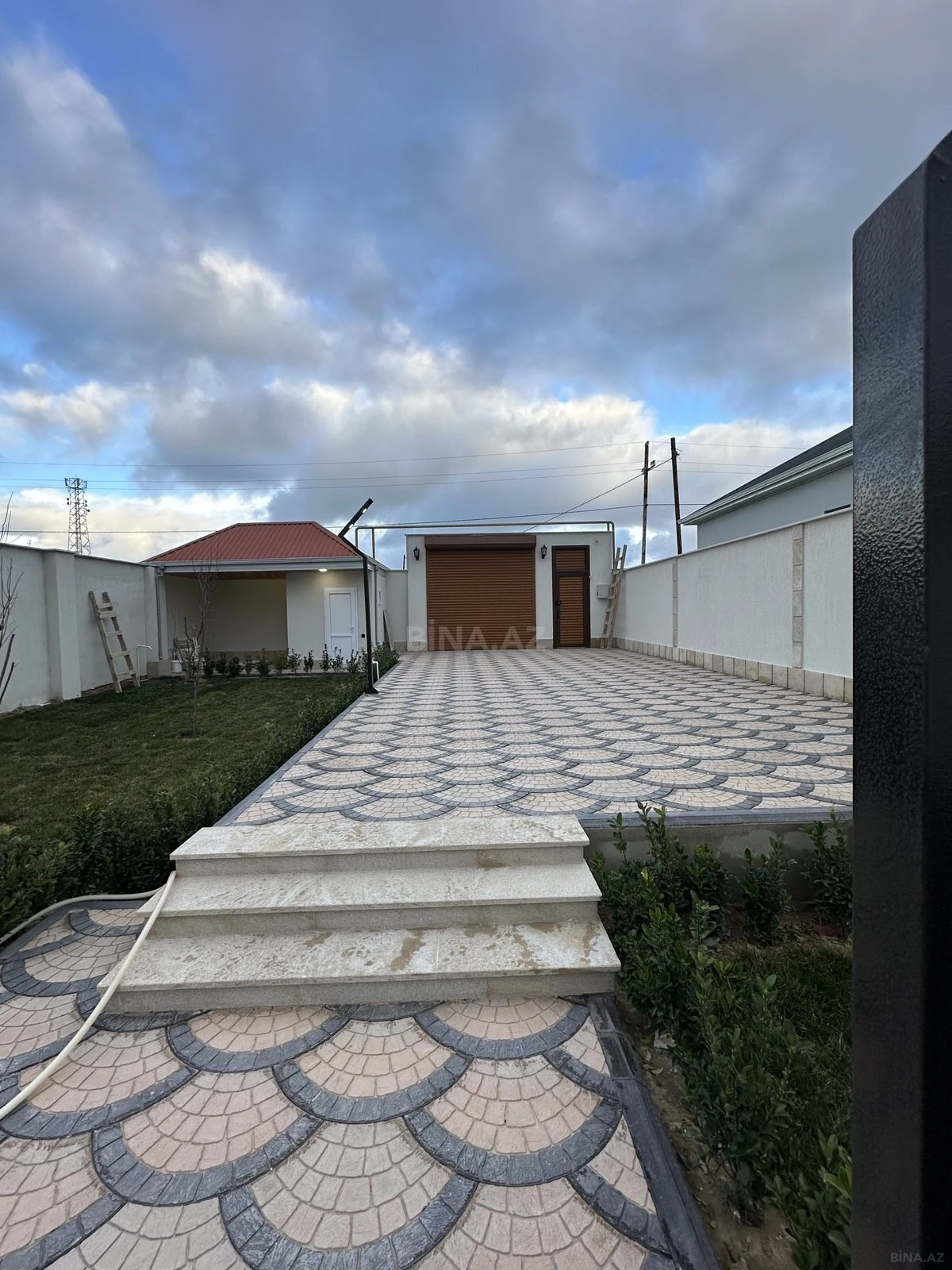 Satılır 4 otaqlı həyət evi 145 m²